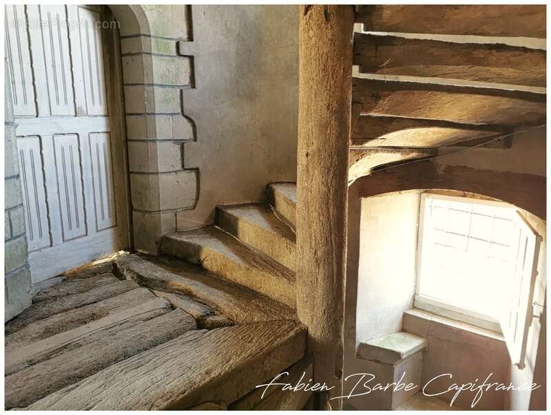 Maison à NEANT-SUR-YVEL