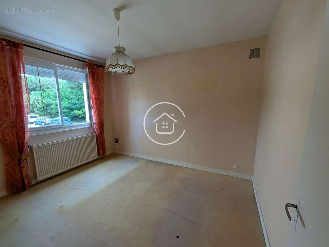 Maison 6 pièces à vendre à Cellettes - 185 000 € - photo 4