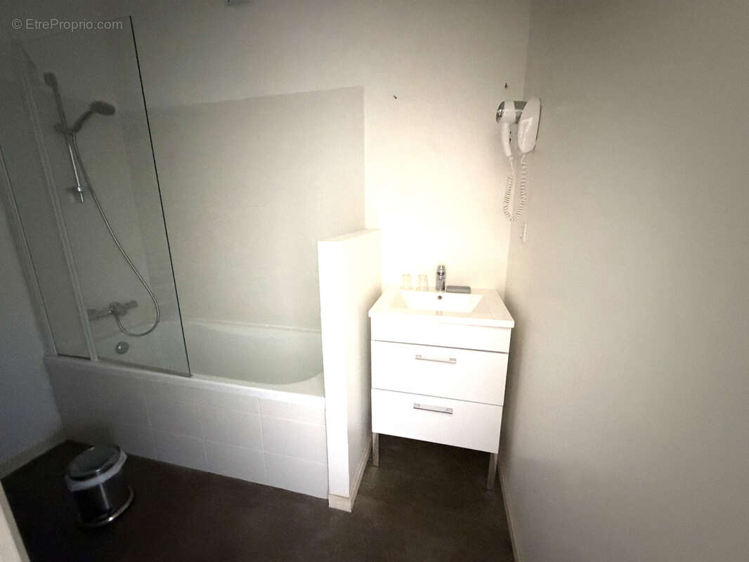 Appartement à EGLISENEUVE-D'ENTRAIGUES