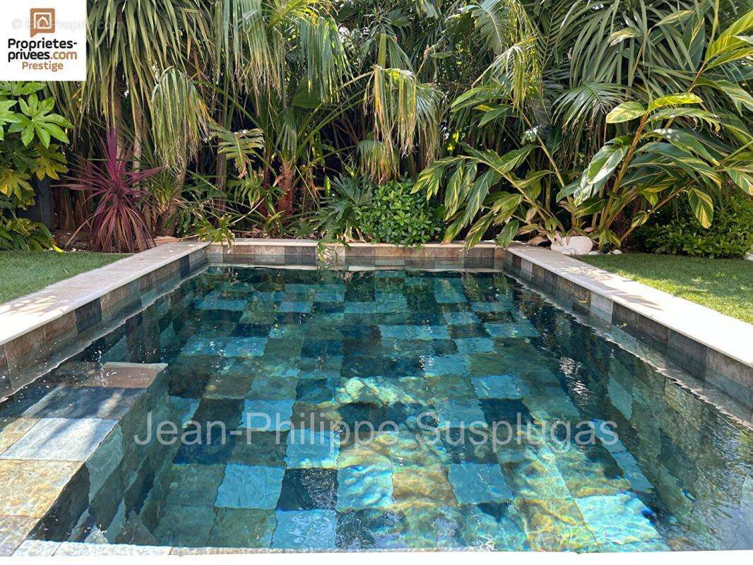 Maison à SAINT-CYR-SUR-MER