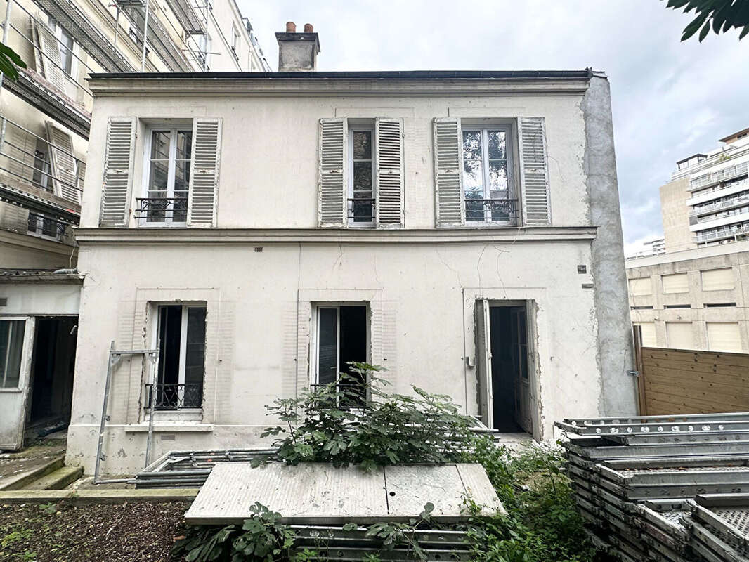 Appartement à PARIS-19E