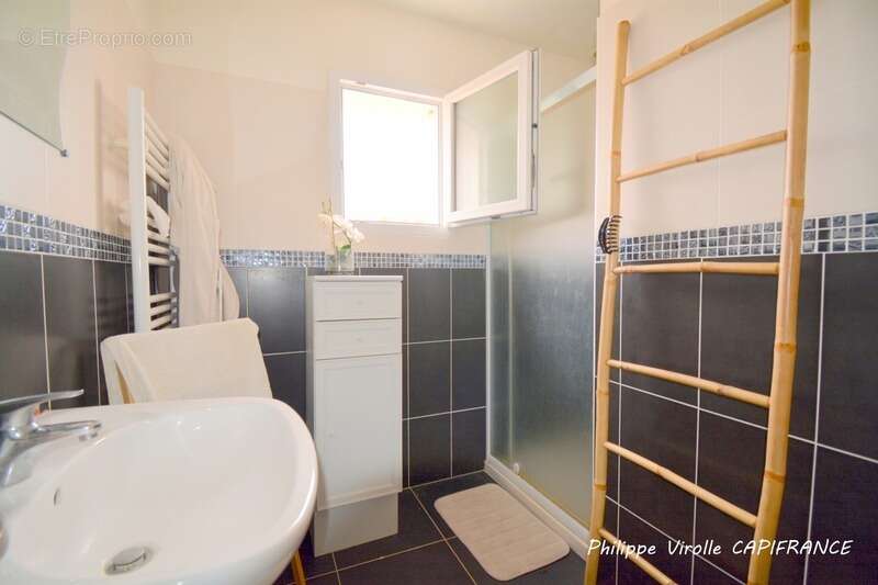 Maison à vendre 5 pièces CHERAY (17) 350 000 € - photo 12