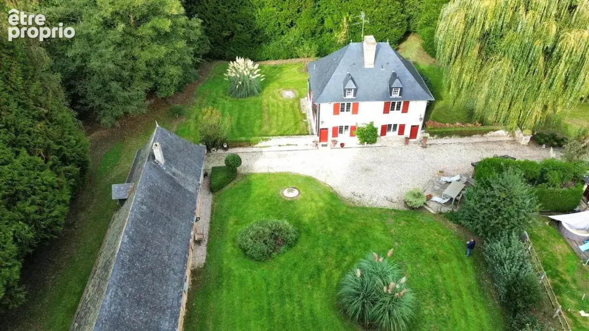 joli manoir de 156 M2 en surface utile avec son annexe sur une terrain d'1,3 hectares arboré - photo 4