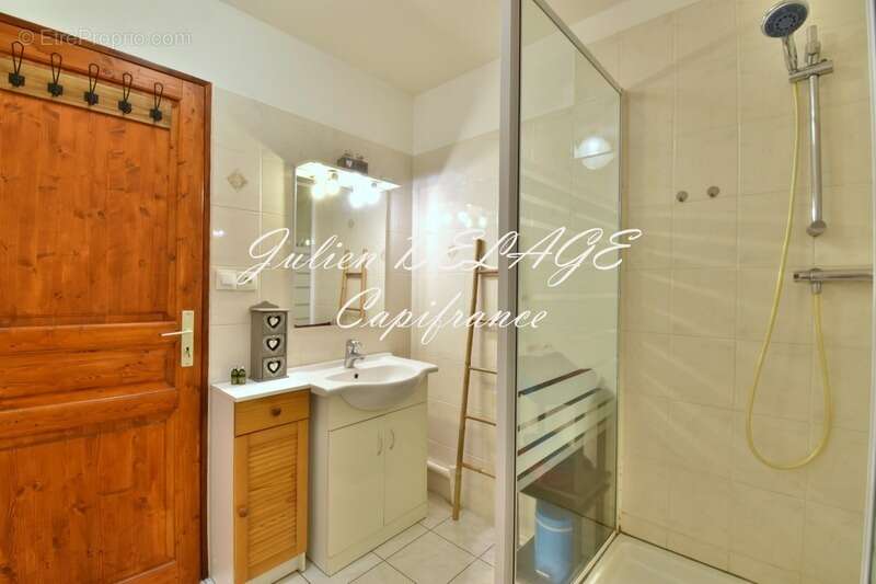 Appartement à SAINT-CLEMENT-SUR-DURANCE