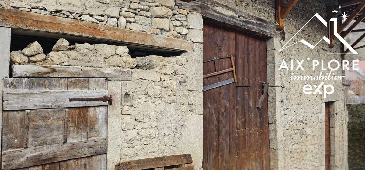 Maison à LOMPNAS