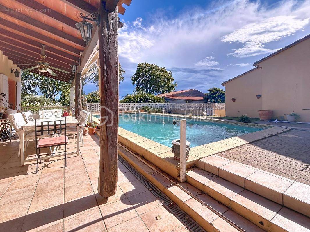 Maison à PEZILLA-LA-RIVIERE