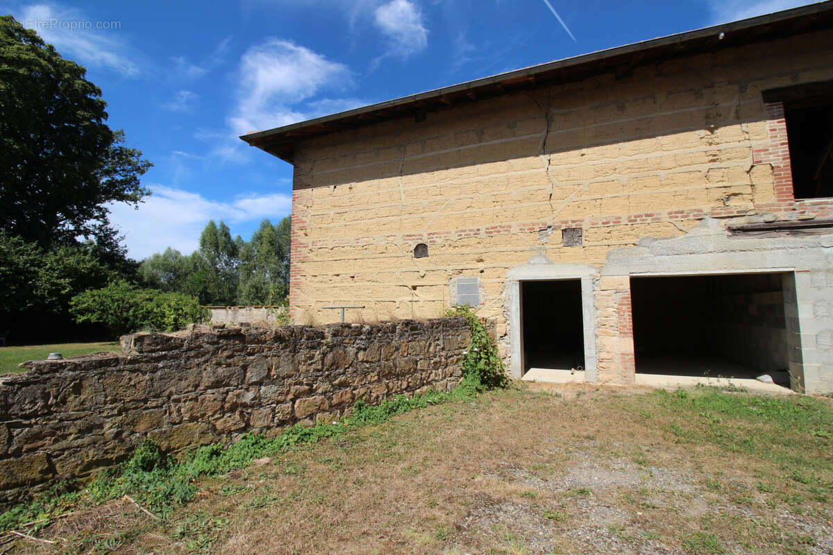 Maison à MEZERIAT