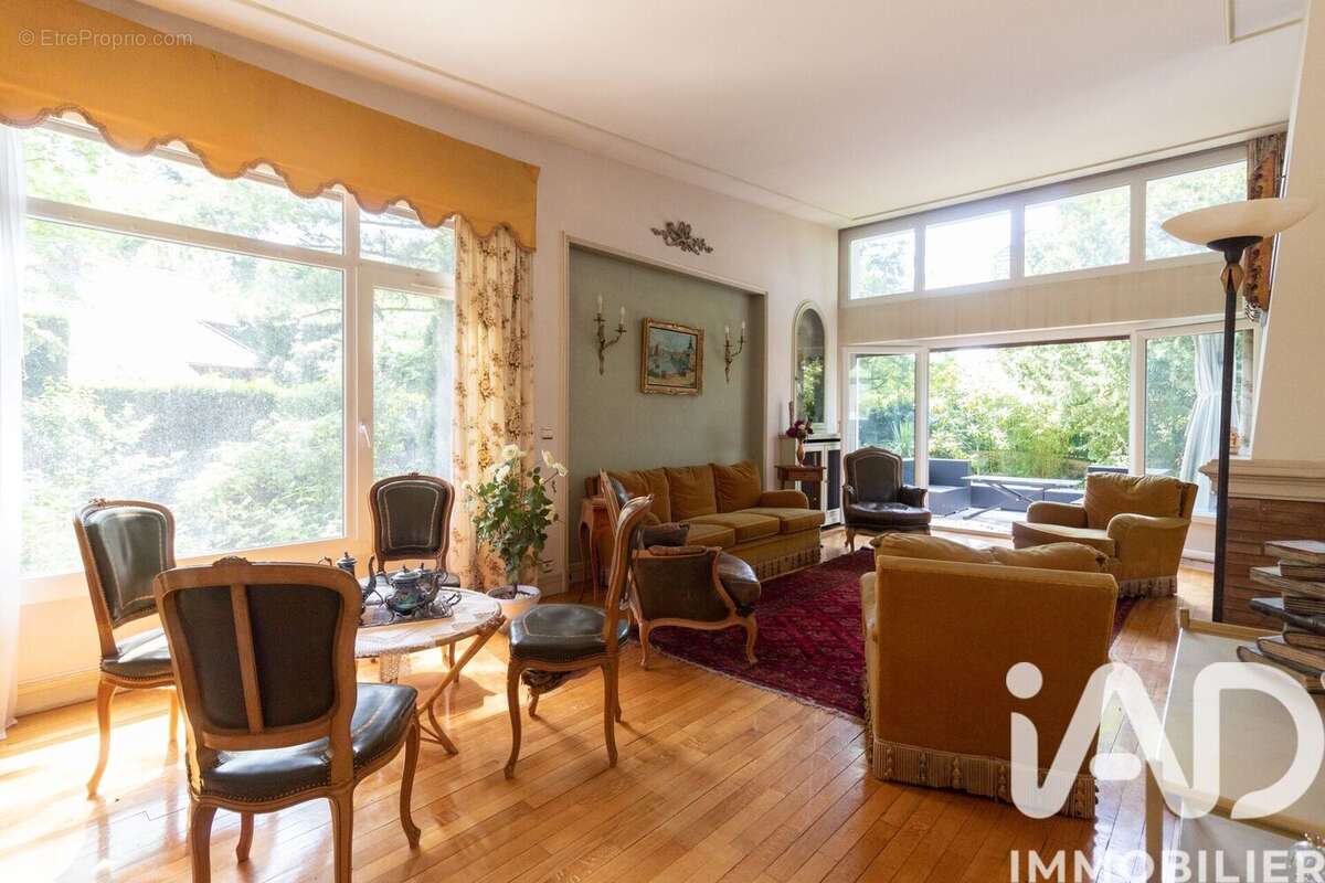 Photo 4 - Maison à LA CELLE-SAINT-CLOUD