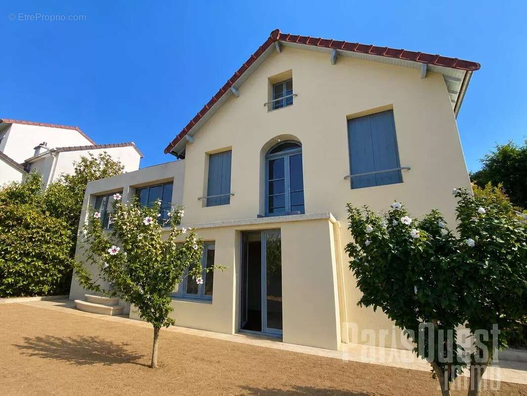 Maison à VILLE-D'AVRAY