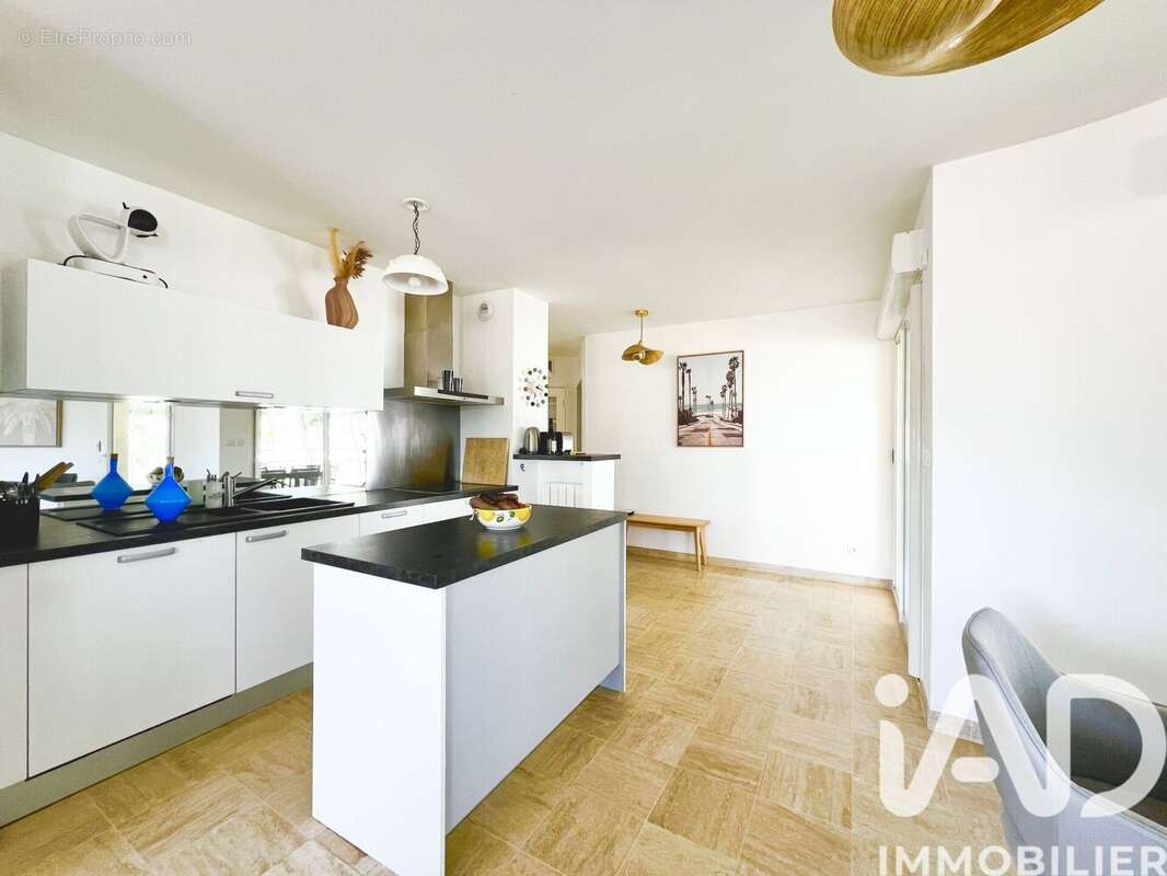 Appartement 90 m² à Hyeres  - photo 6