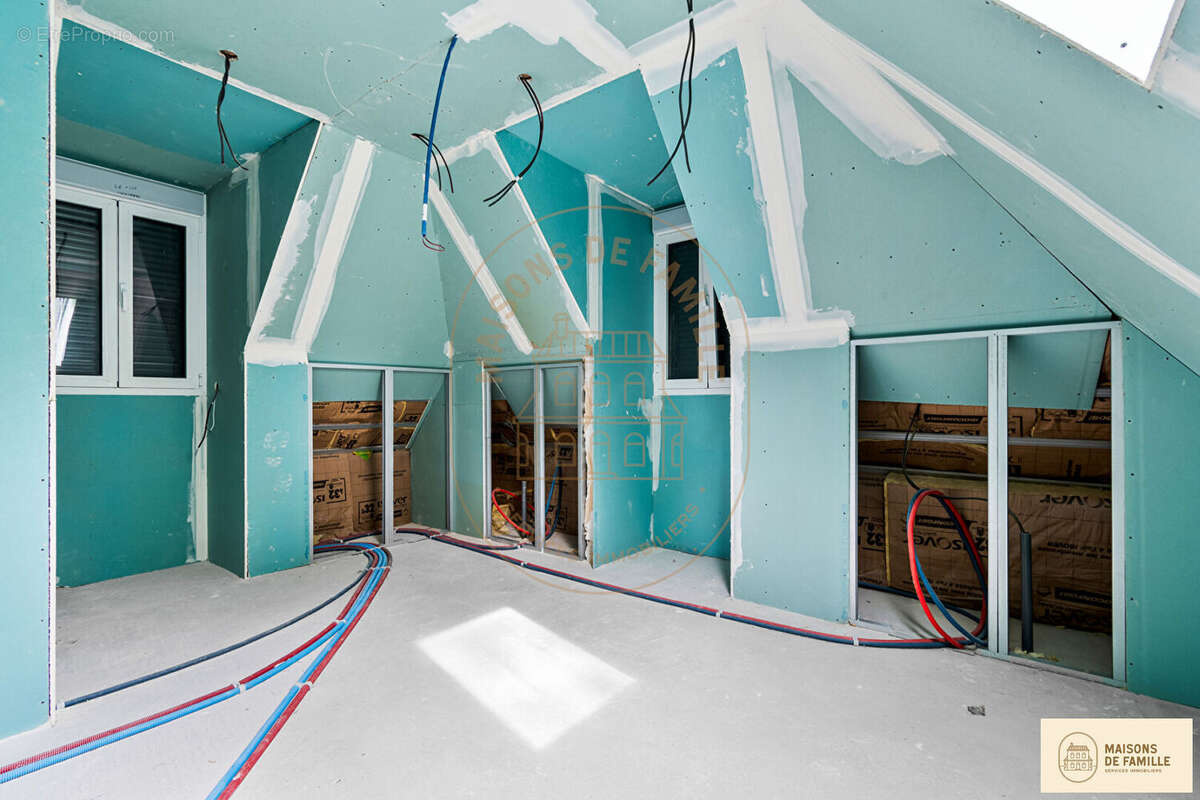 Maison à LA CELLE-SAINT-CLOUD