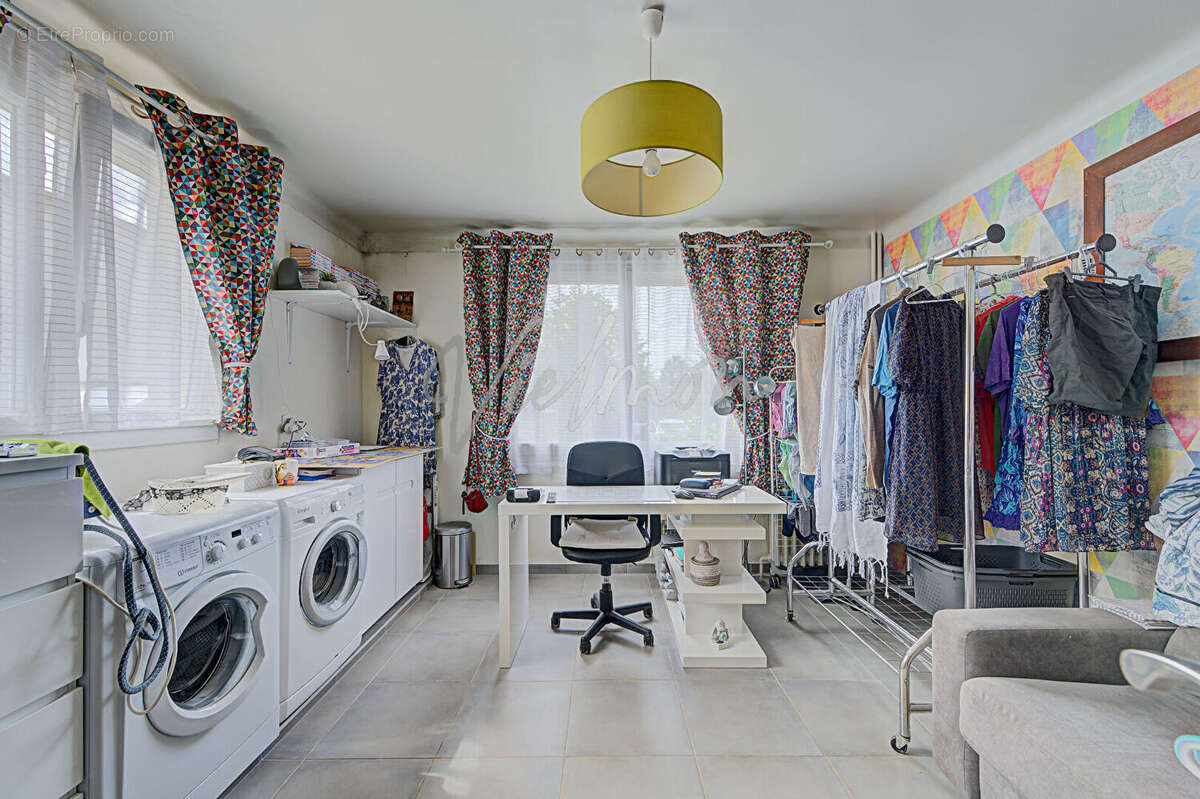 Maison spacieuse 8 pièces à vendre à Poissy - La Maladrerie - photo 6