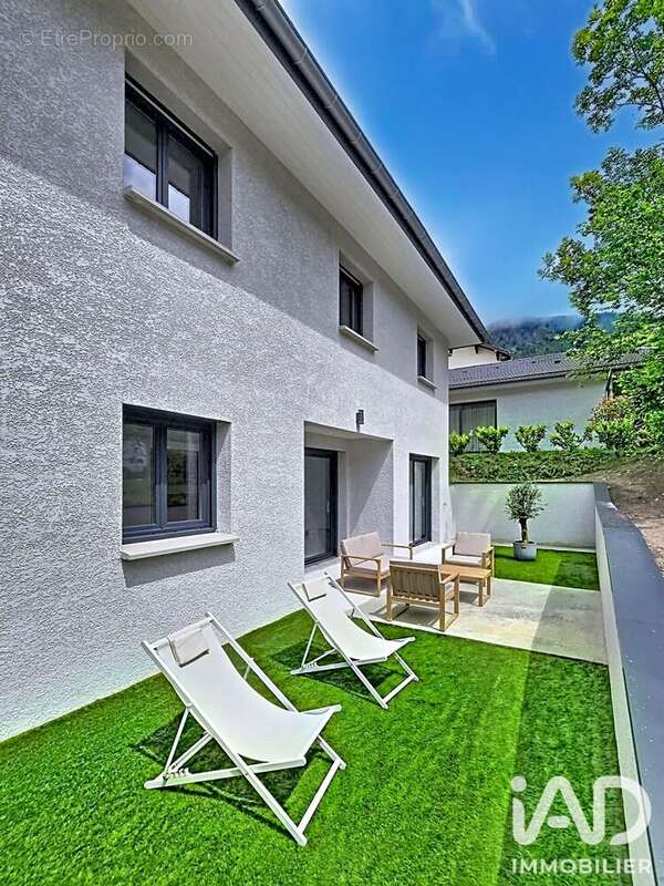 Maison 135 m² à Lancrans  - photo 4