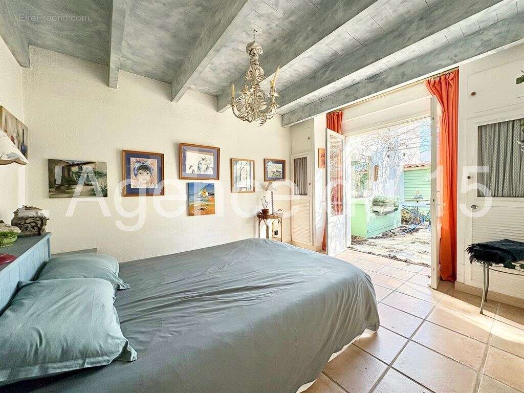 Maison à LES PORTES-EN-RE