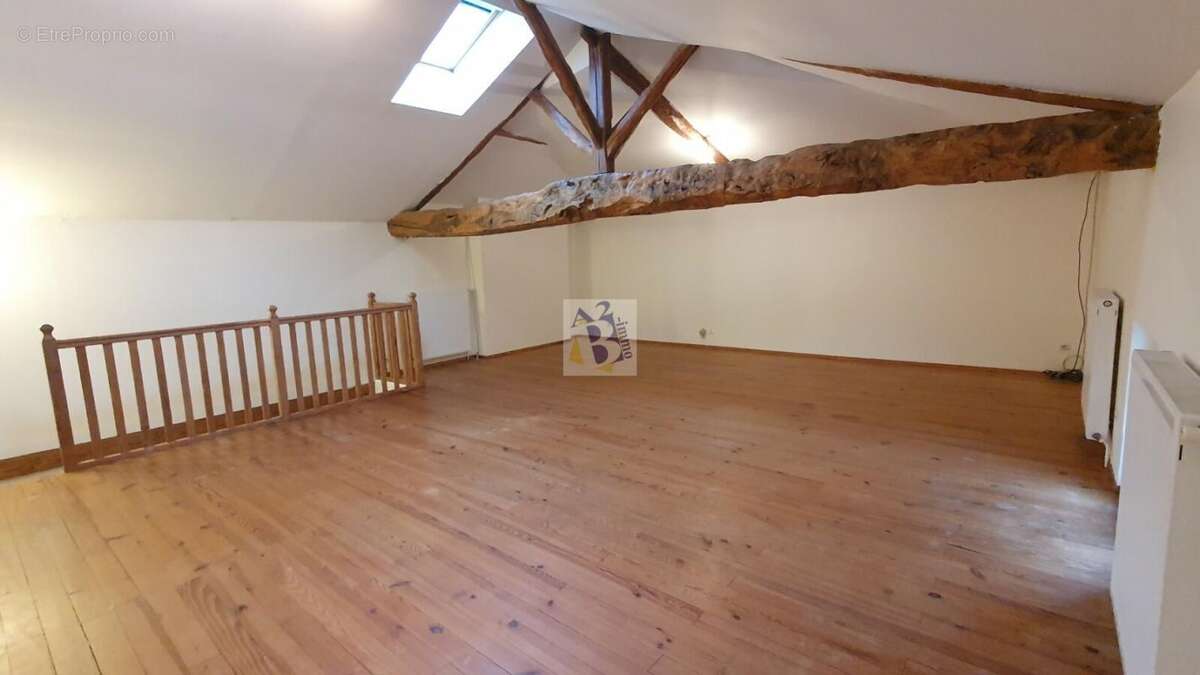 Maison à FLEAC