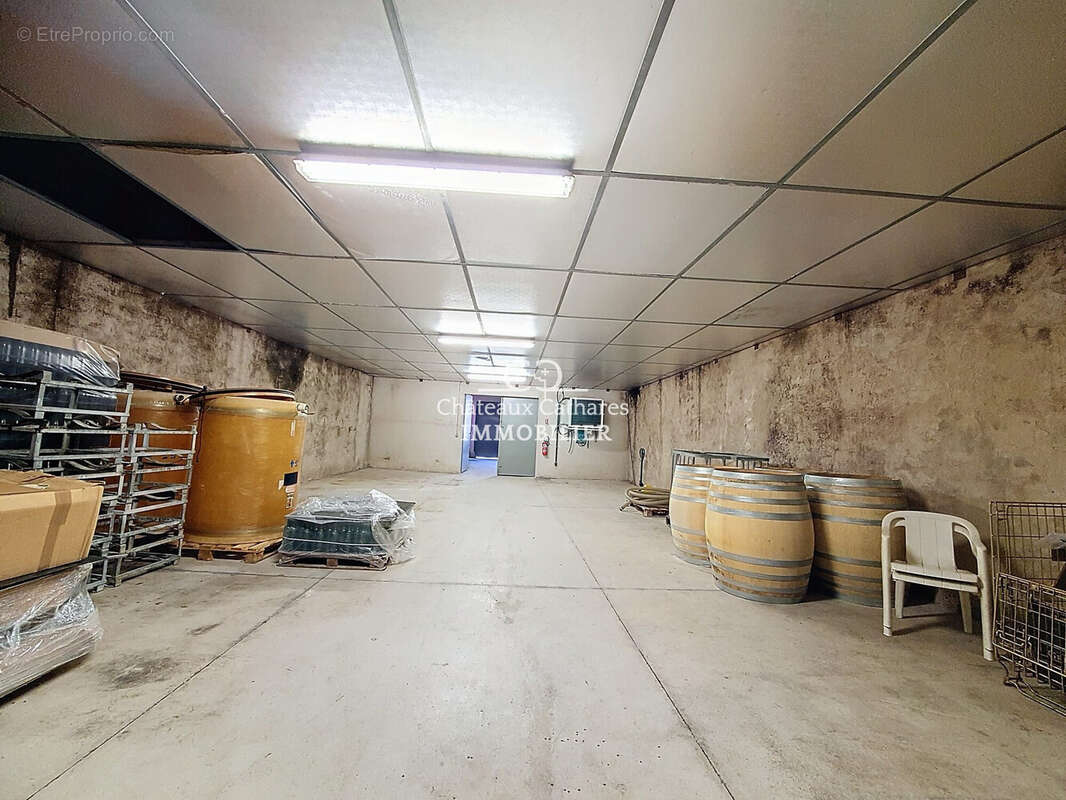 Commerce 730 m² à Saint-Paul-De-Fenouillet  - photo 9