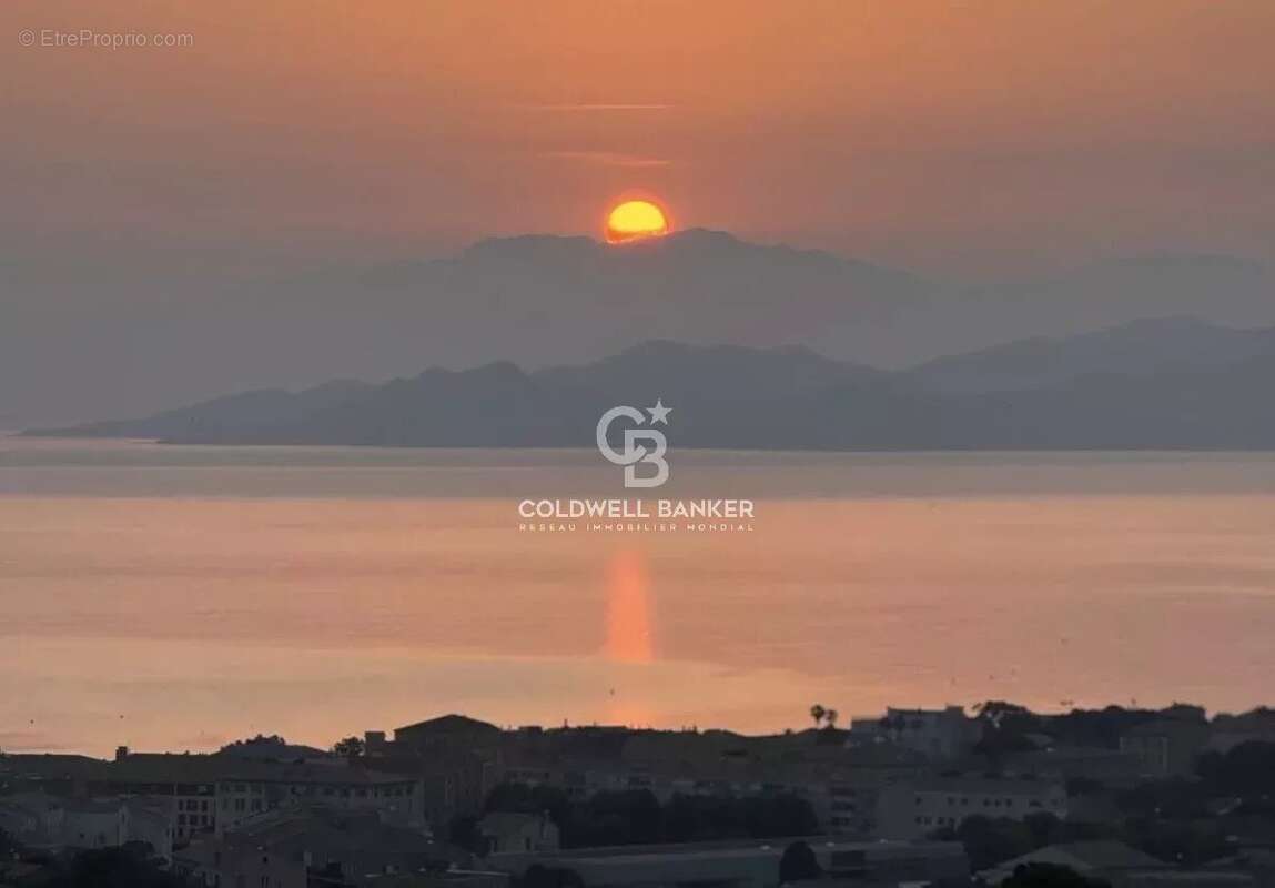 Appartement à L'ILE-ROUSSE