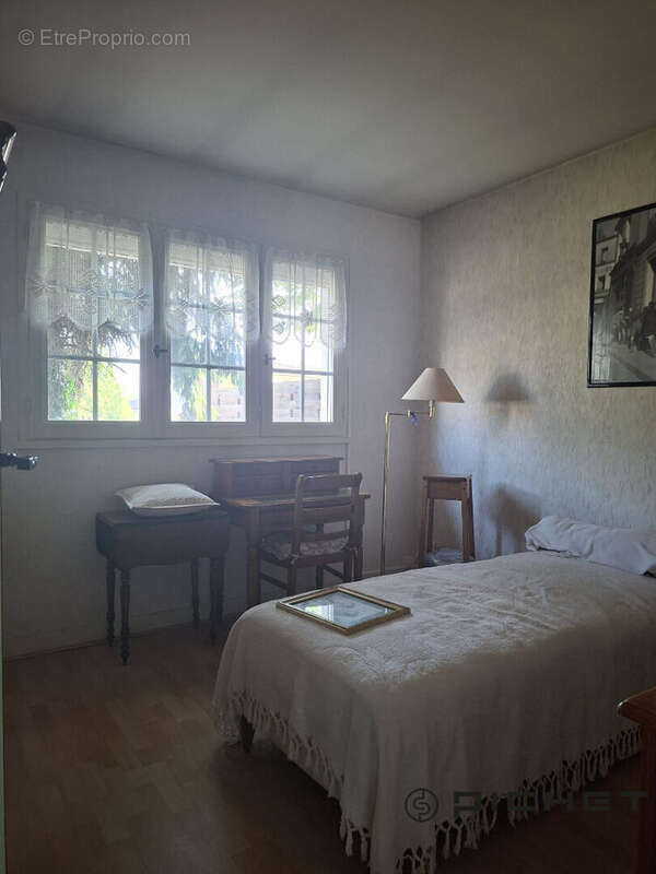 Maison familiale d'exception -160 m² -5 chambres -Proche Centre-Ville Carbon Blanc 6 pièce(s) 160 m2 - photo 10
