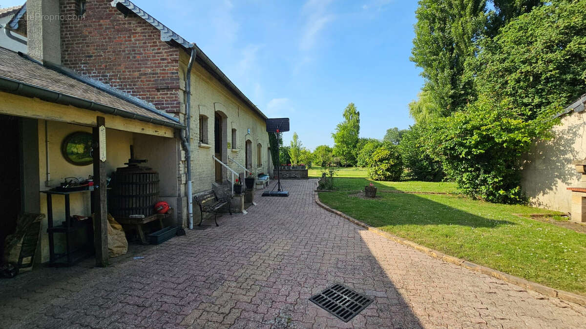 Maison à FRIERES-FAILLOUEL