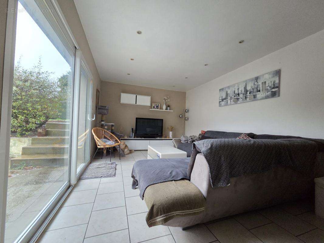 A vendre longere en pierre  4 chambres neulliac (56) - photo 7