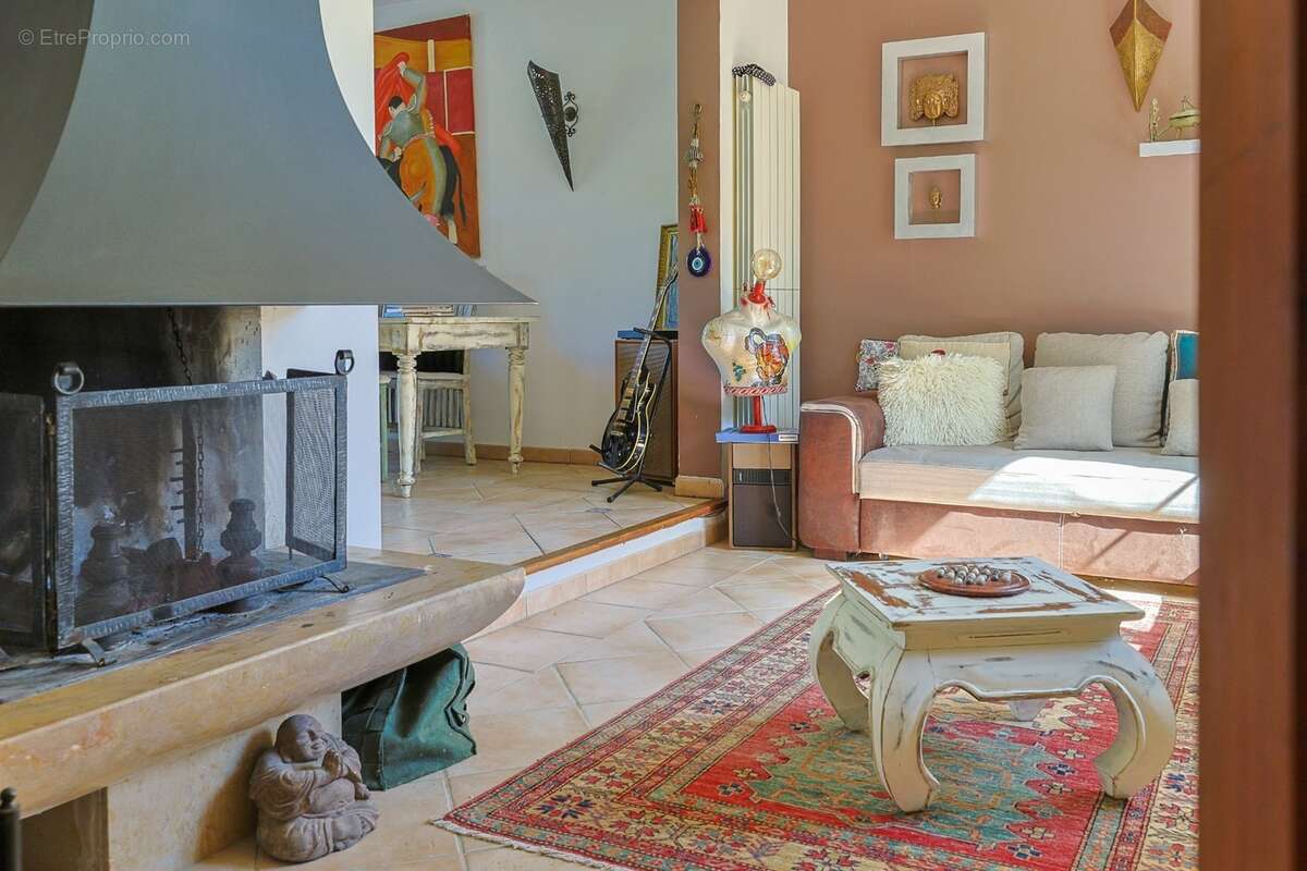 Dans le centre de castelnau le lez (34) ,ideal projet familial : magnifique bastide avec jardin et terrains constructibles - photo 9