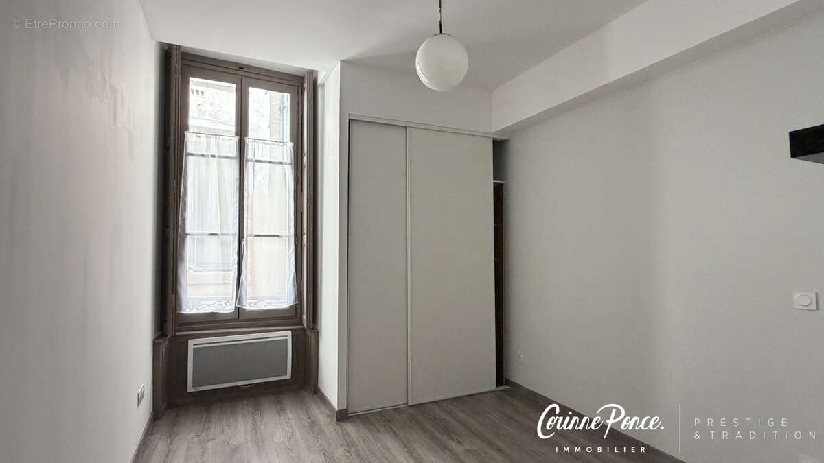 Nimes centre ecusson superbe p5 de 123 m2 avec balcon dans immeuble de charme propose par corinne ponce immobi - photo 11