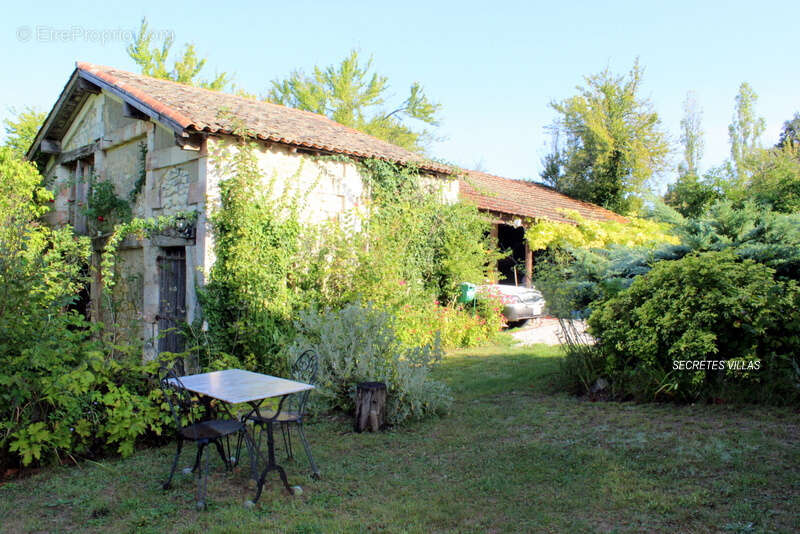 Maison à FARGUES-SAINT-HILAIRE