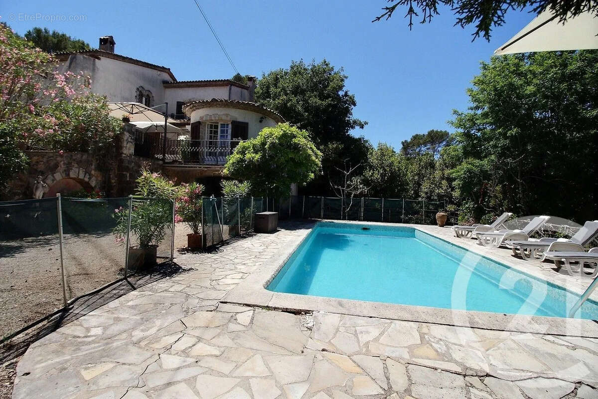 Maison à VALBONNE