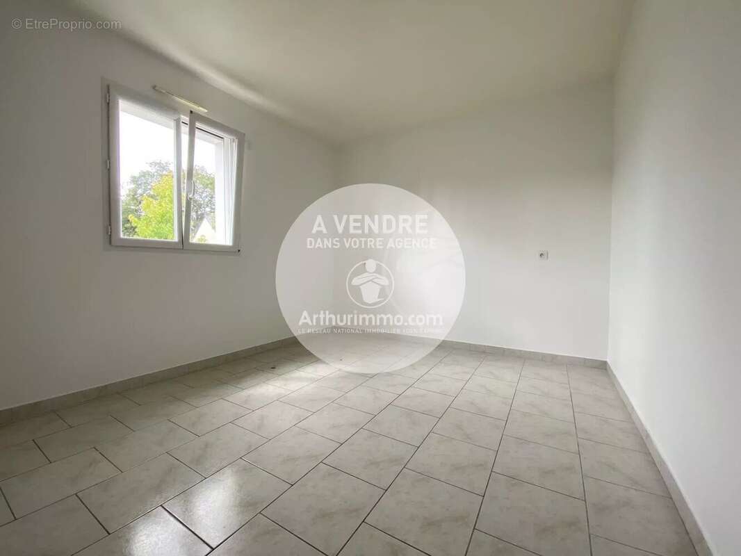 Quartier résidentiel, plain-pied à 500 m du centre bourg - photo 9