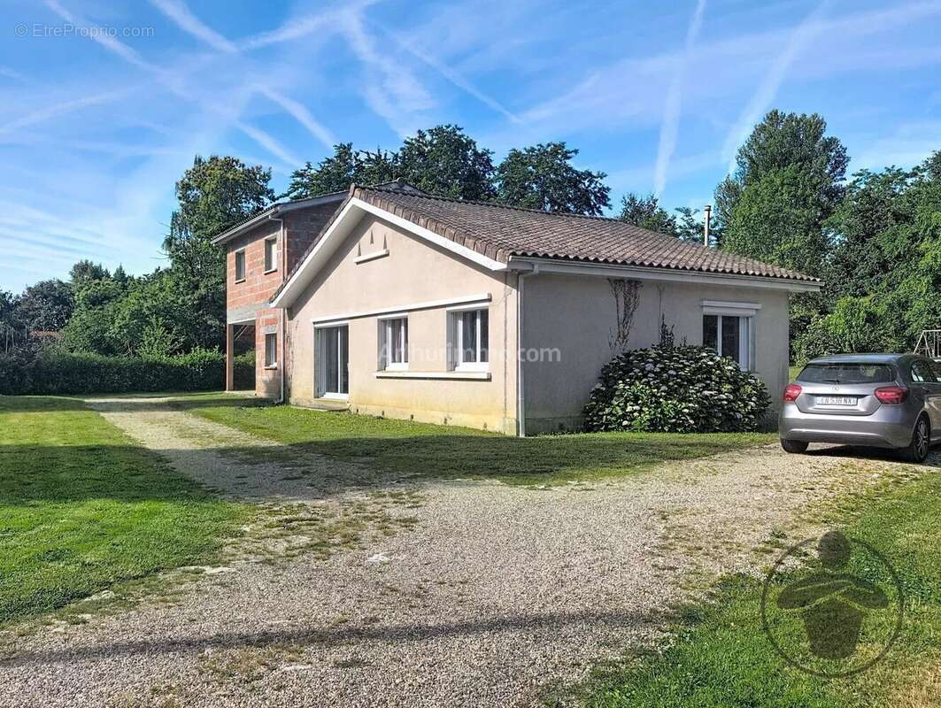Vente Maison Saint-martin-d'ary(17270) 238 000ï¿œ - photo 2