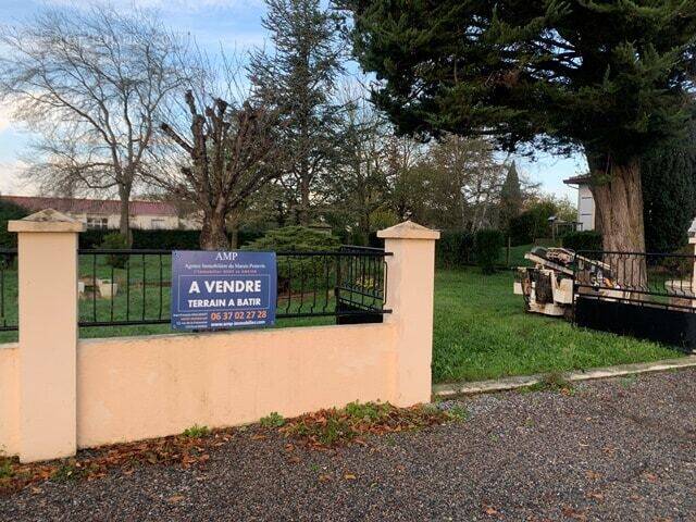 Terrain à SAINT-JEAN-DE-LIVERSAY