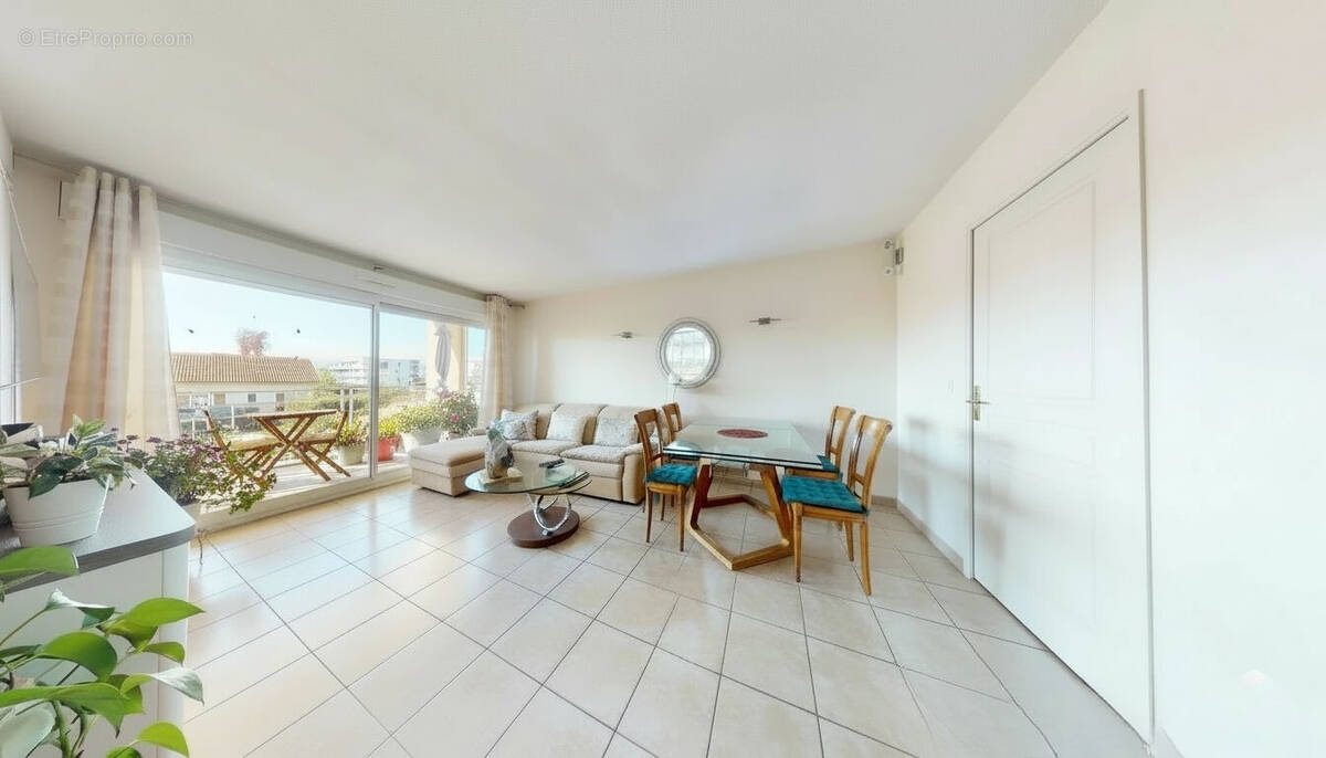 Appartement à FREJUS