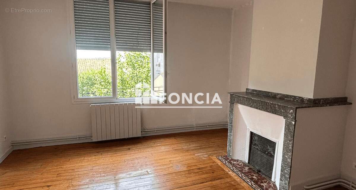 Appartement t3 place du fer a cheval - photo 2