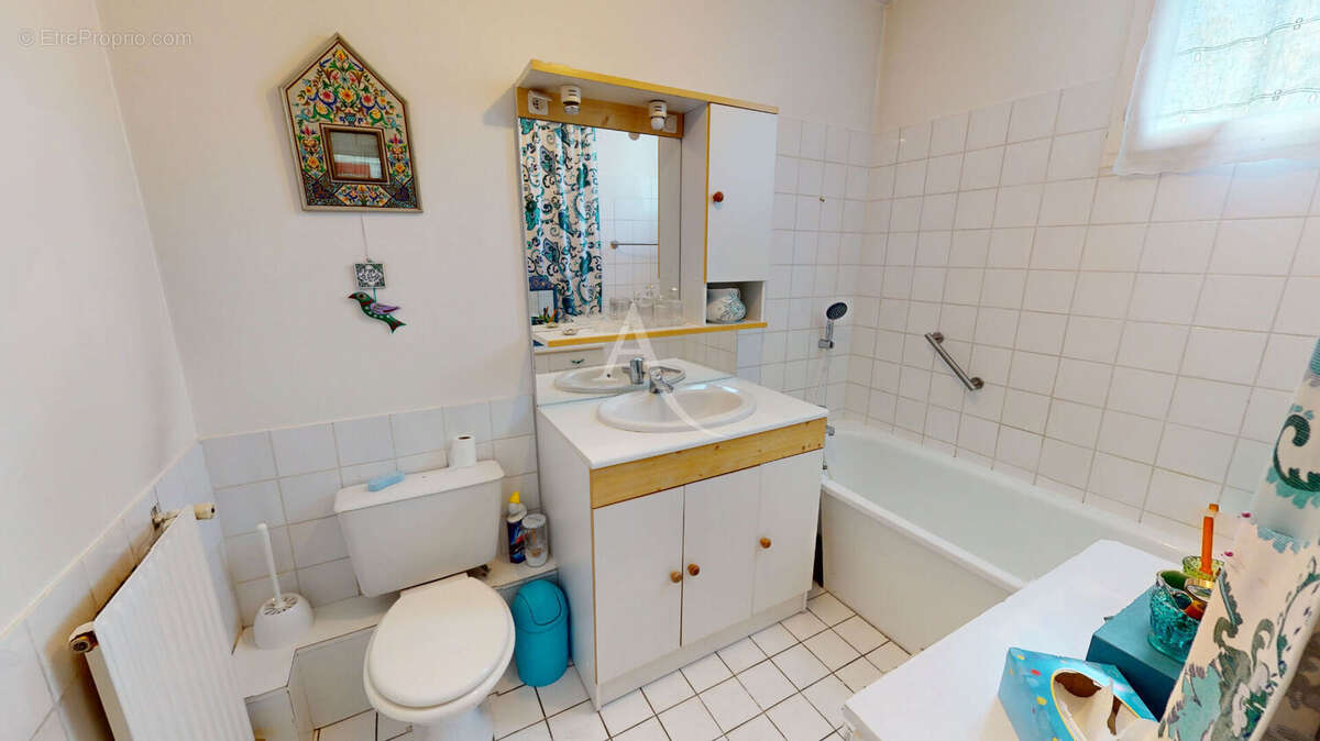 Maison à SAINT-JEAN-DE-BRAYE