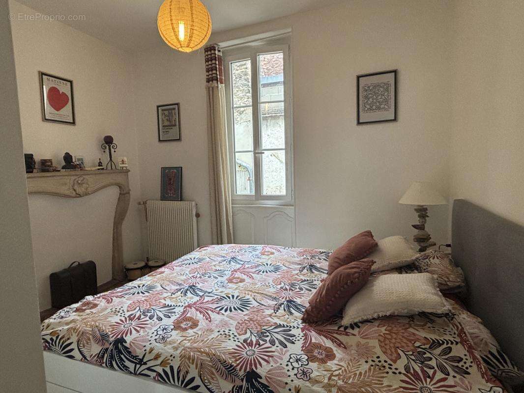 SEMUR EN AUXOIS centre-ville : appartement quatre piéces, 93m², avec une terrasse. Prix : 155 000€ - photo 7