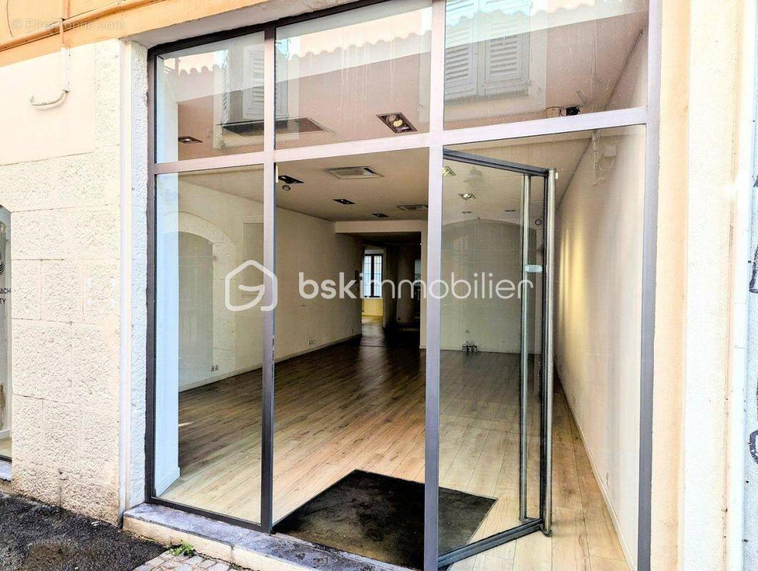 Commerce à VALLAURIS