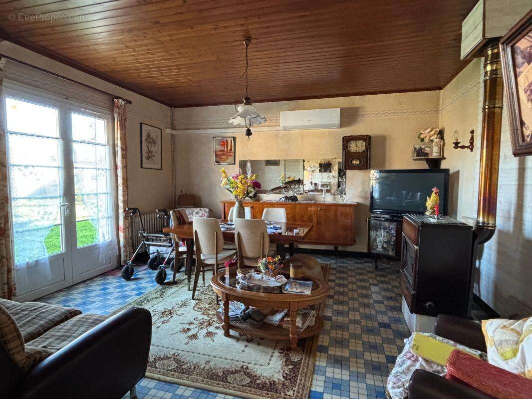 Maison à LA BREE-LES-BAINS