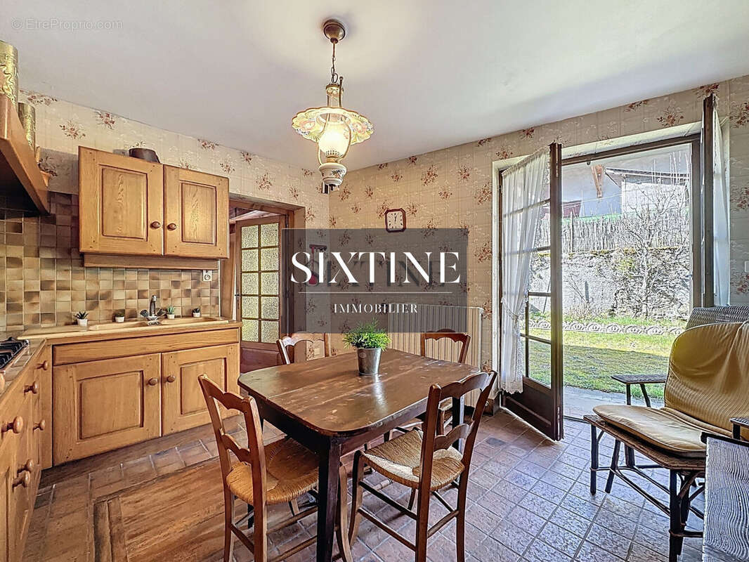 Maison à LA TOUR-DU-PIN