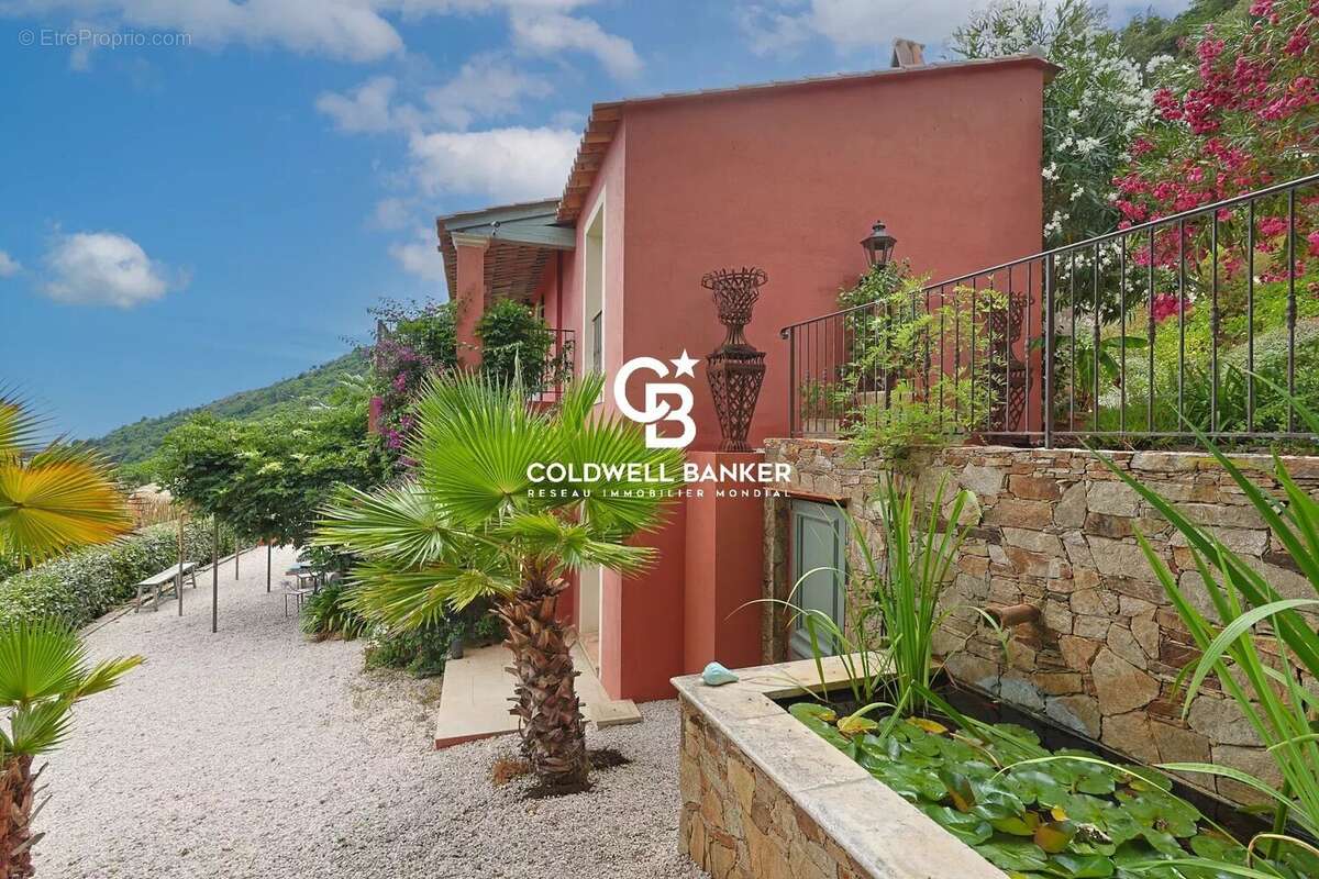 Confort, vue & authenticité et seulement 25 minutes de ST TROPEZ - photo 62