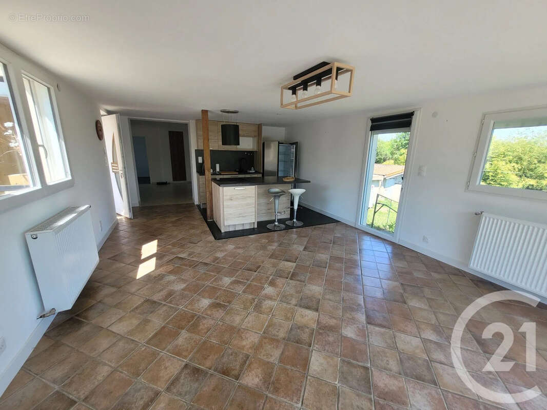 Maison 135 m² à Louhans  - photo 3