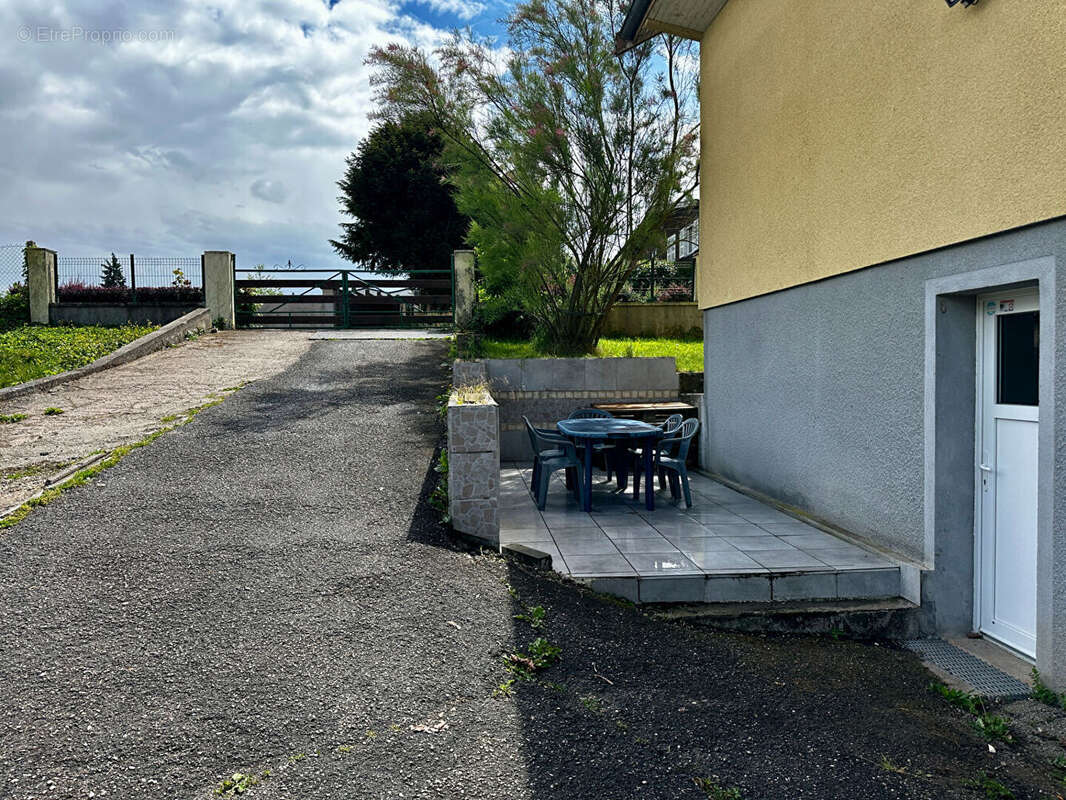 Maison à CHARMES