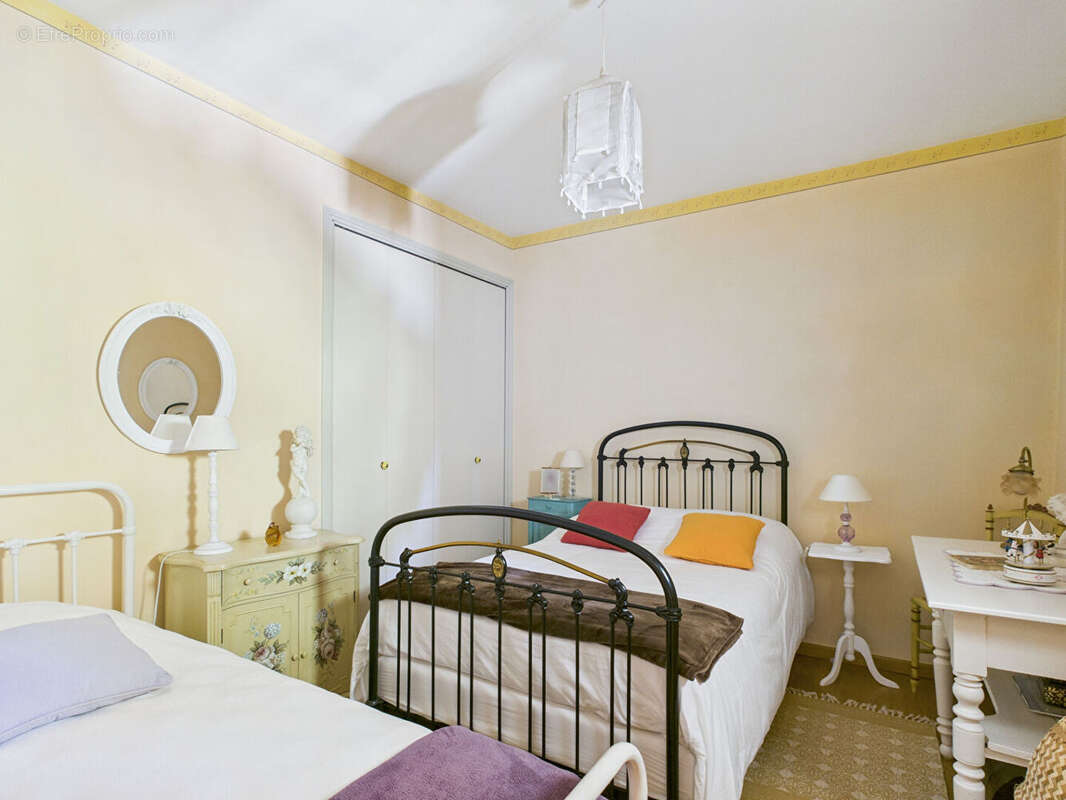 Maison à SAINT-ETIENNE-DU-GRES