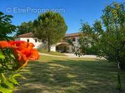 Photo 1 - Maison à LAROQUE-TIMBAUT