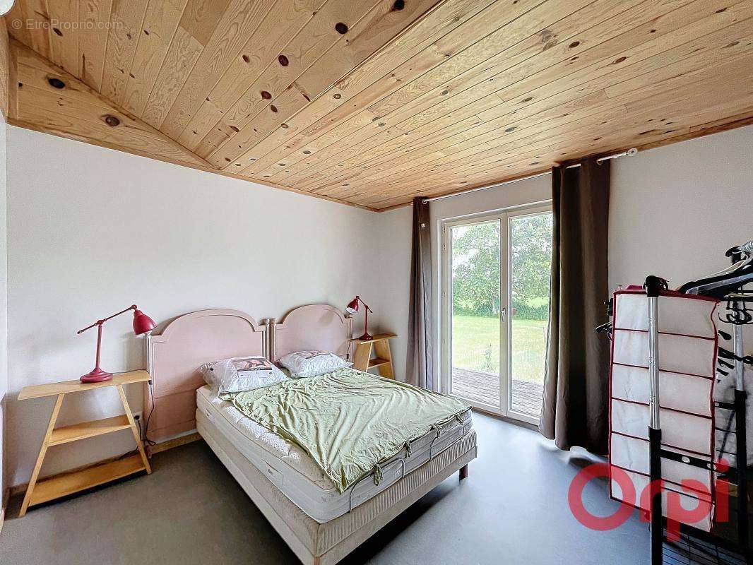 Maison à SAINT-GERMAIN-CHASSENAY