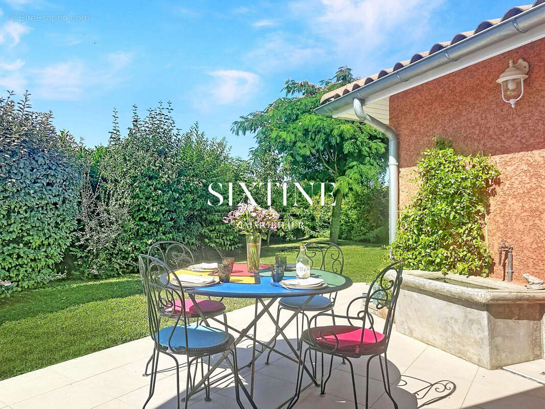Maison 160 m² à Satolas-Et-Bonce  - photo 3