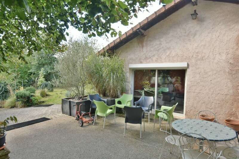 proche Chauffailles - Maison pierre - 7 piéces dont 4 chambres-  137m² - photo 2