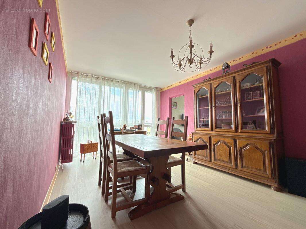 Appartement à CHENOVE