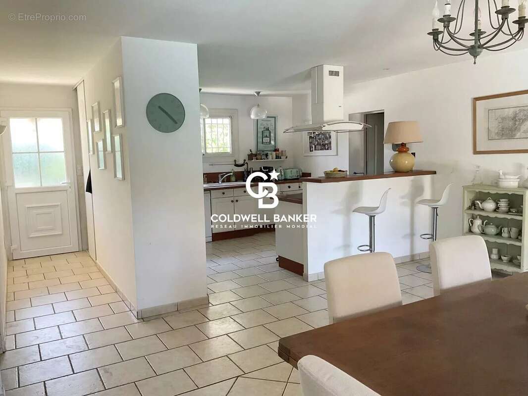 Villa provençale avec piscine et garage 83210 Solliès- Pont - photo 11