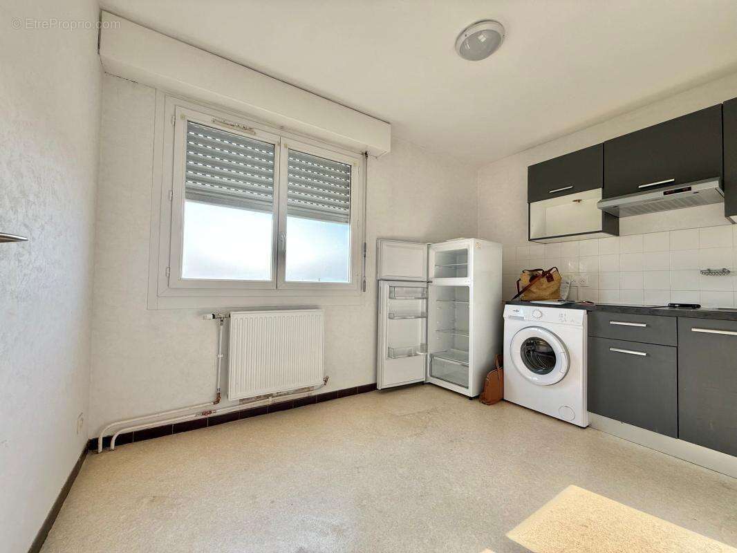Appartement T 1 - dernier étage avec ascenseur - cave - parking privatif extérieur - photo 15