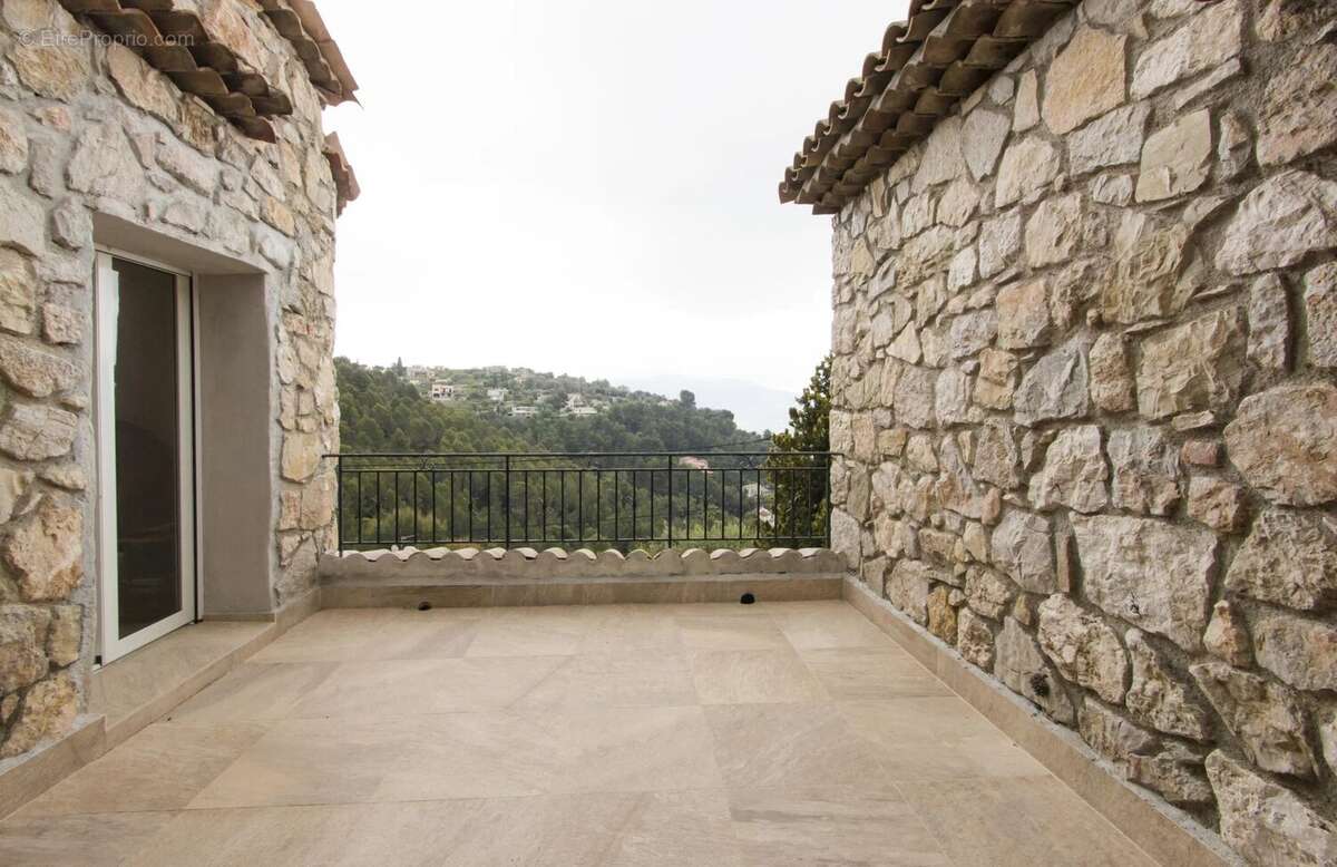 Maison à TOURRETTE-LEVENS